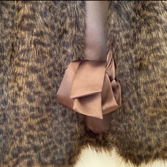 Faux Fur Wrap/Shawl Camel Color Size M - Picture 4 of 6